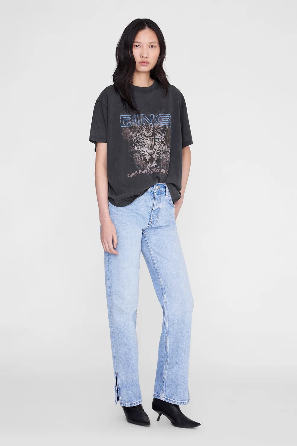 ANINE BING - Cade Tee Leo Muse in Washed Black