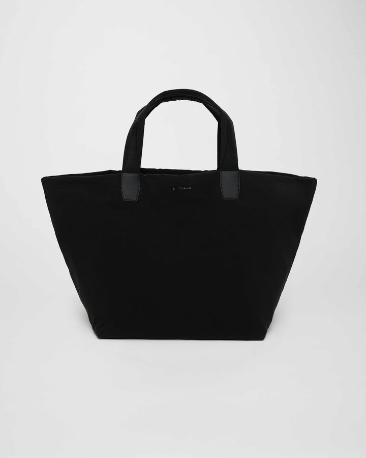VEE COLLECTIVE - Essence Weekender in Black