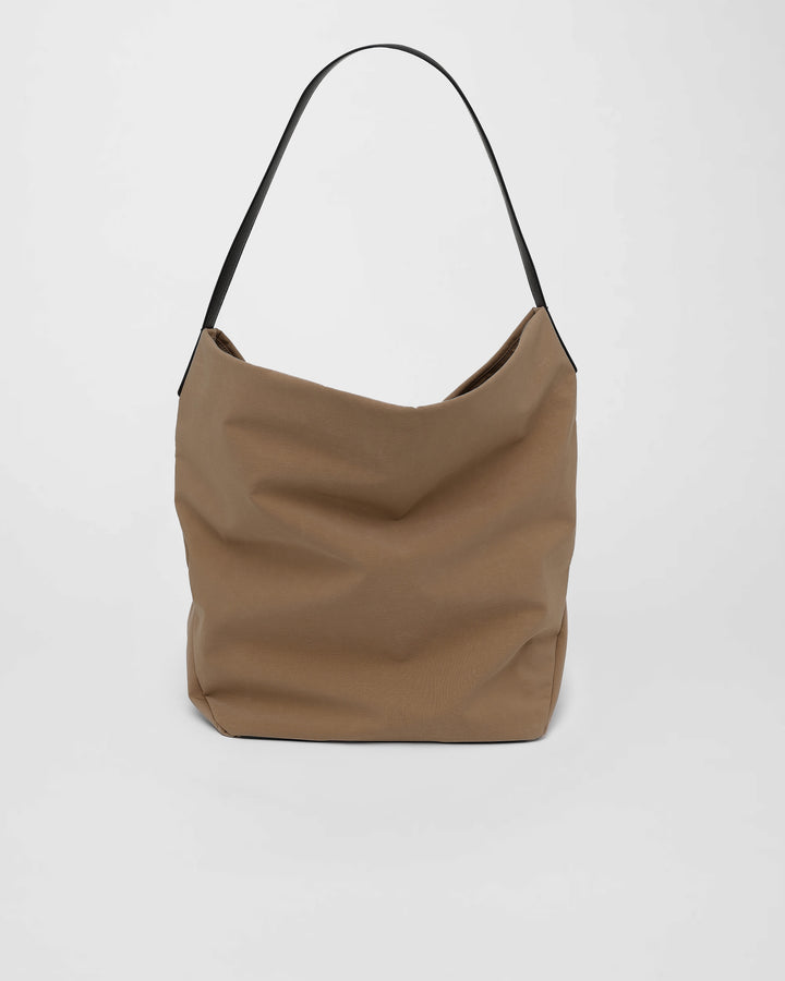 VEE COLLECTIVE - Essence Vertical Tote in Mink
