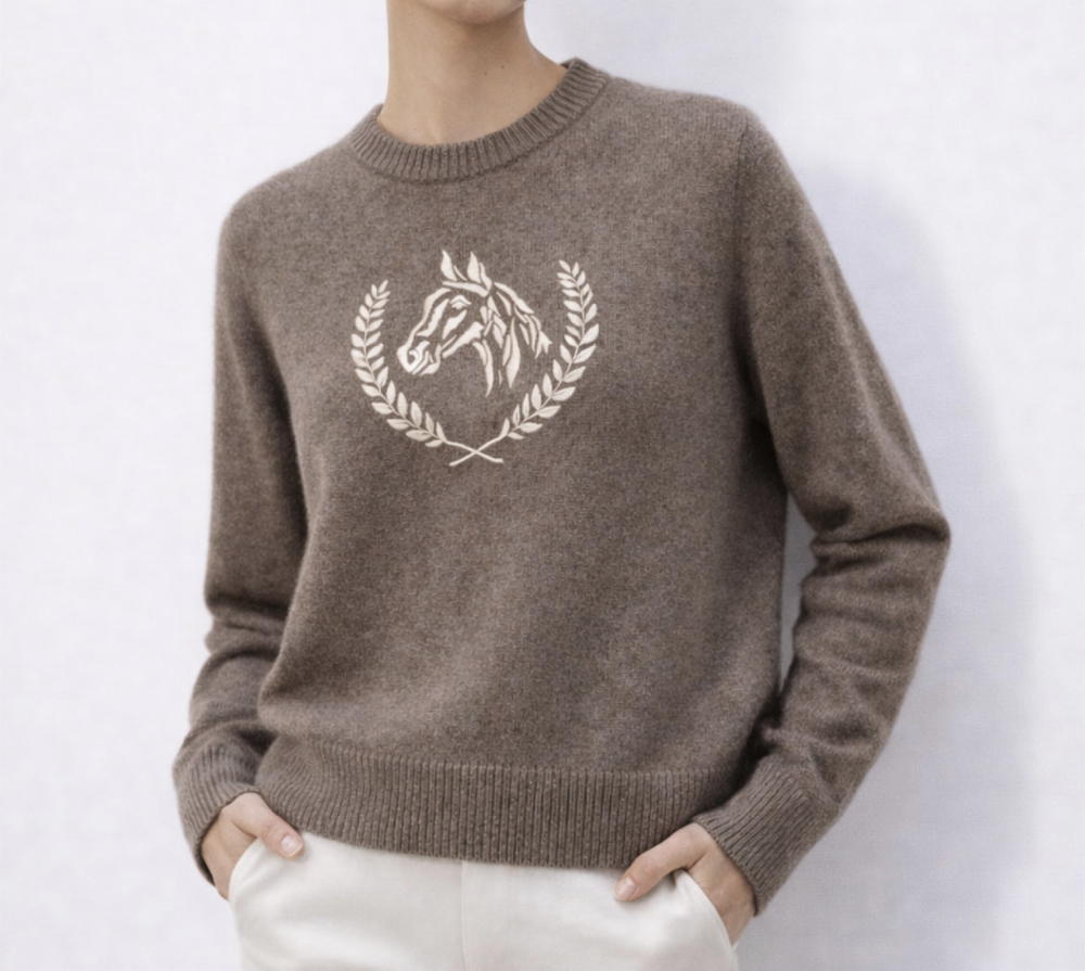 WHITE & WAREN - Cashmere Blend Horse Embroidered Crew in Misty Sweaters