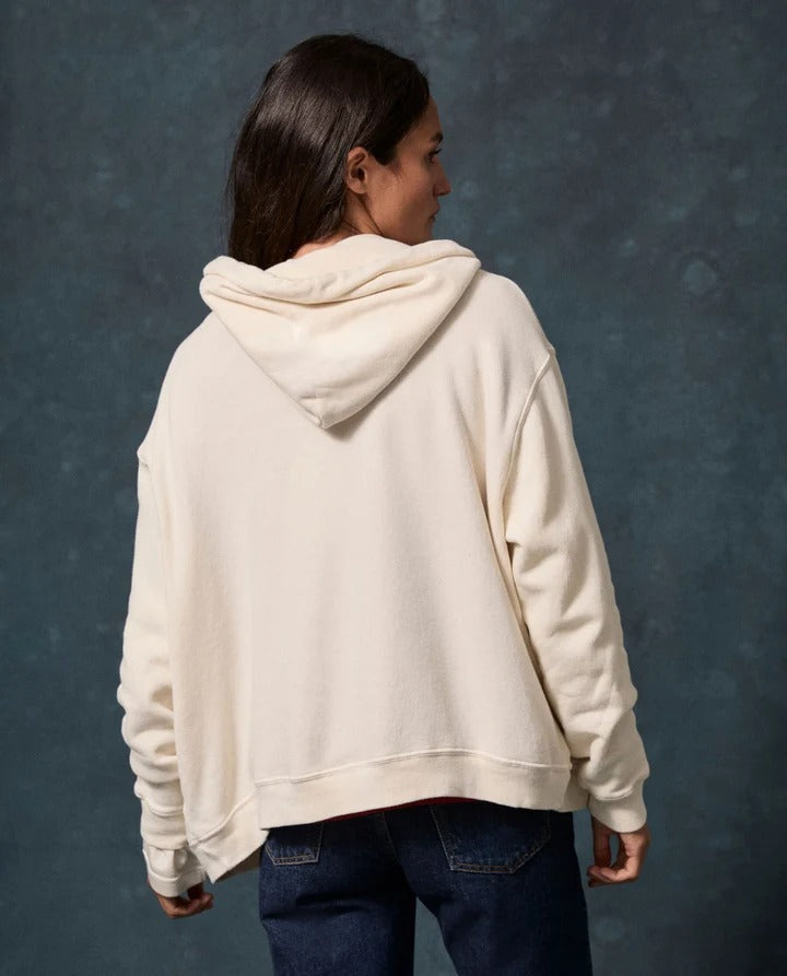 THE GREAT - Fleece Campus Hoodie in Washed White