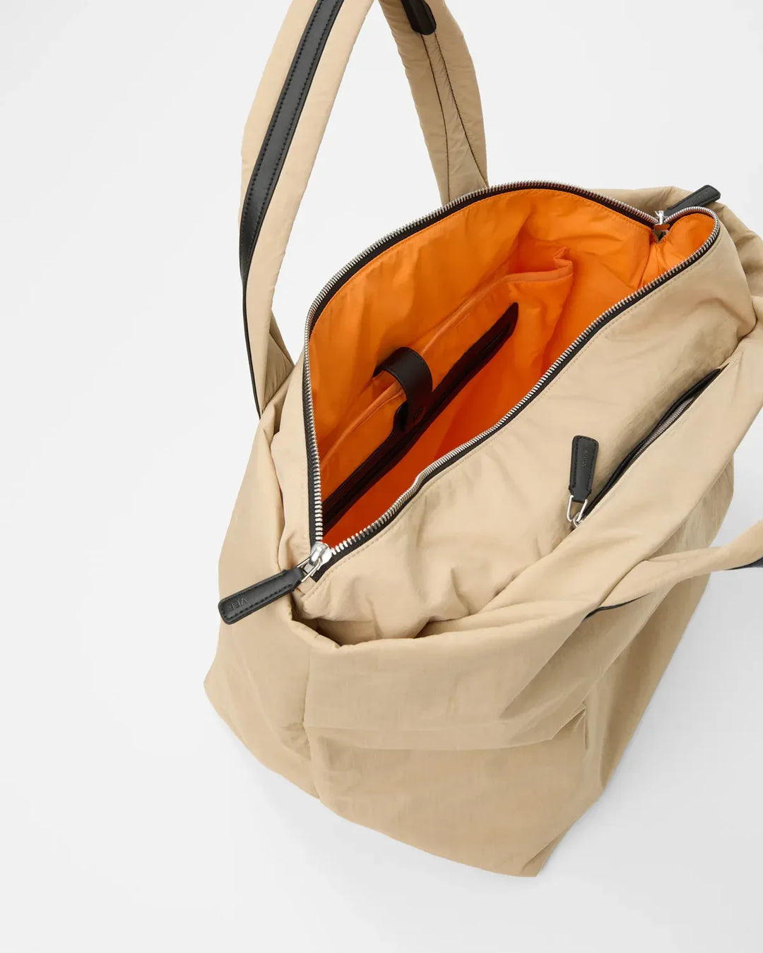 VEE COLLECTIVE - Essence Tote Medium in Beige Trench
