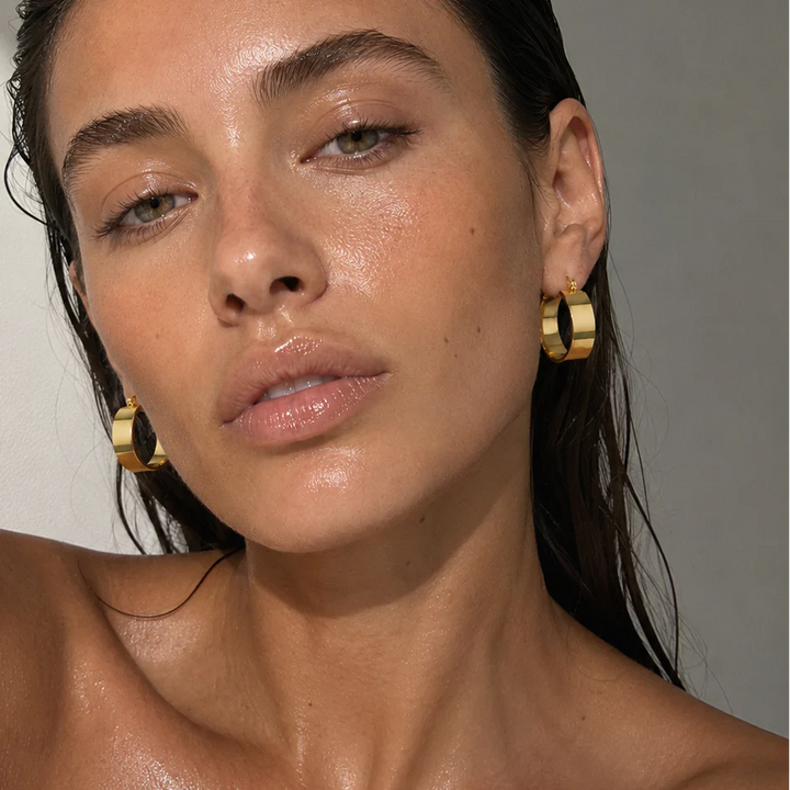 ELLIE VAIL - Lia Wide Hoop Earring in Gold