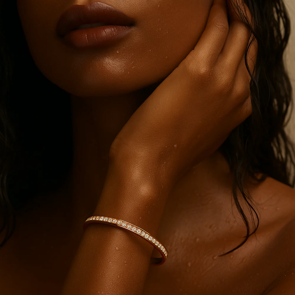 ELLIE VAIL - Harper Bangle Bracelet in Gold
