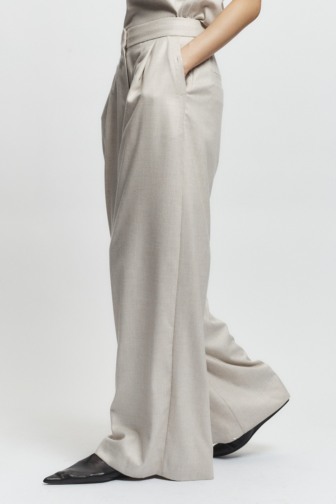 Saint Art New York - Nevin Trouser in Oatmeal