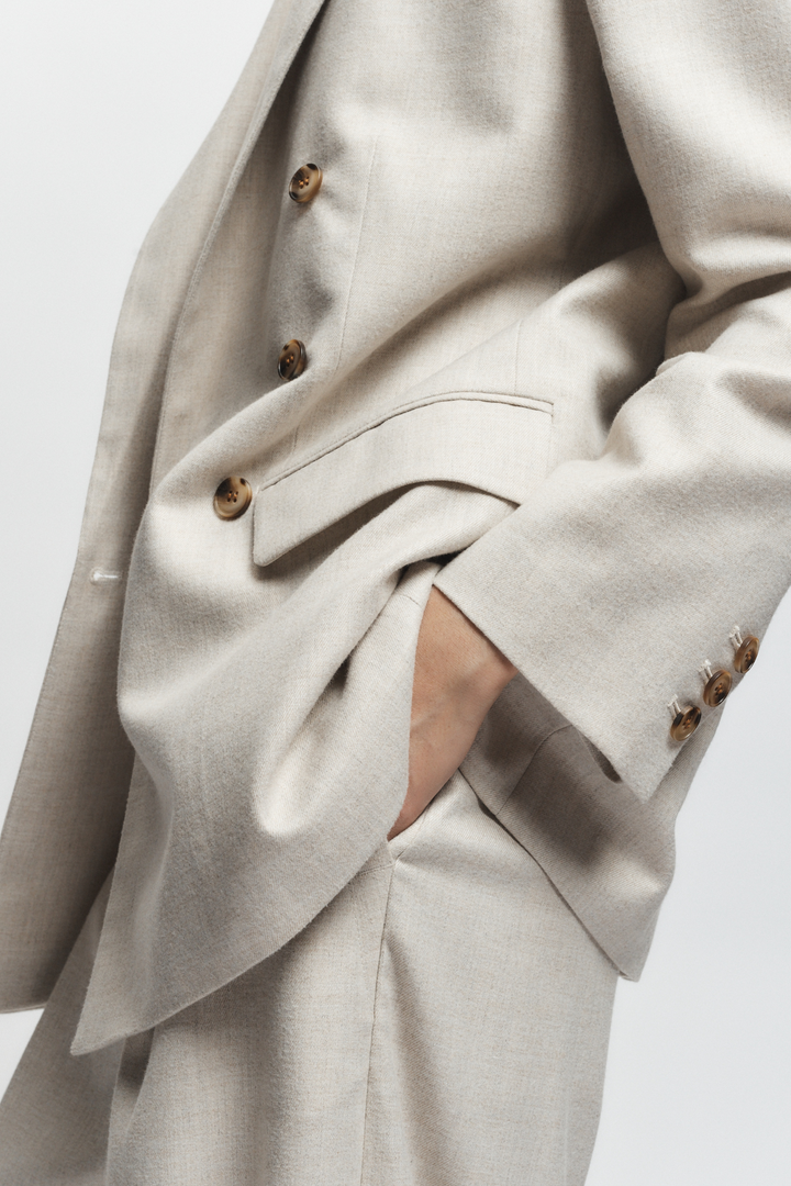 Saint Art New York - Sullivan Double-Breasted Blazer in Oatmeal