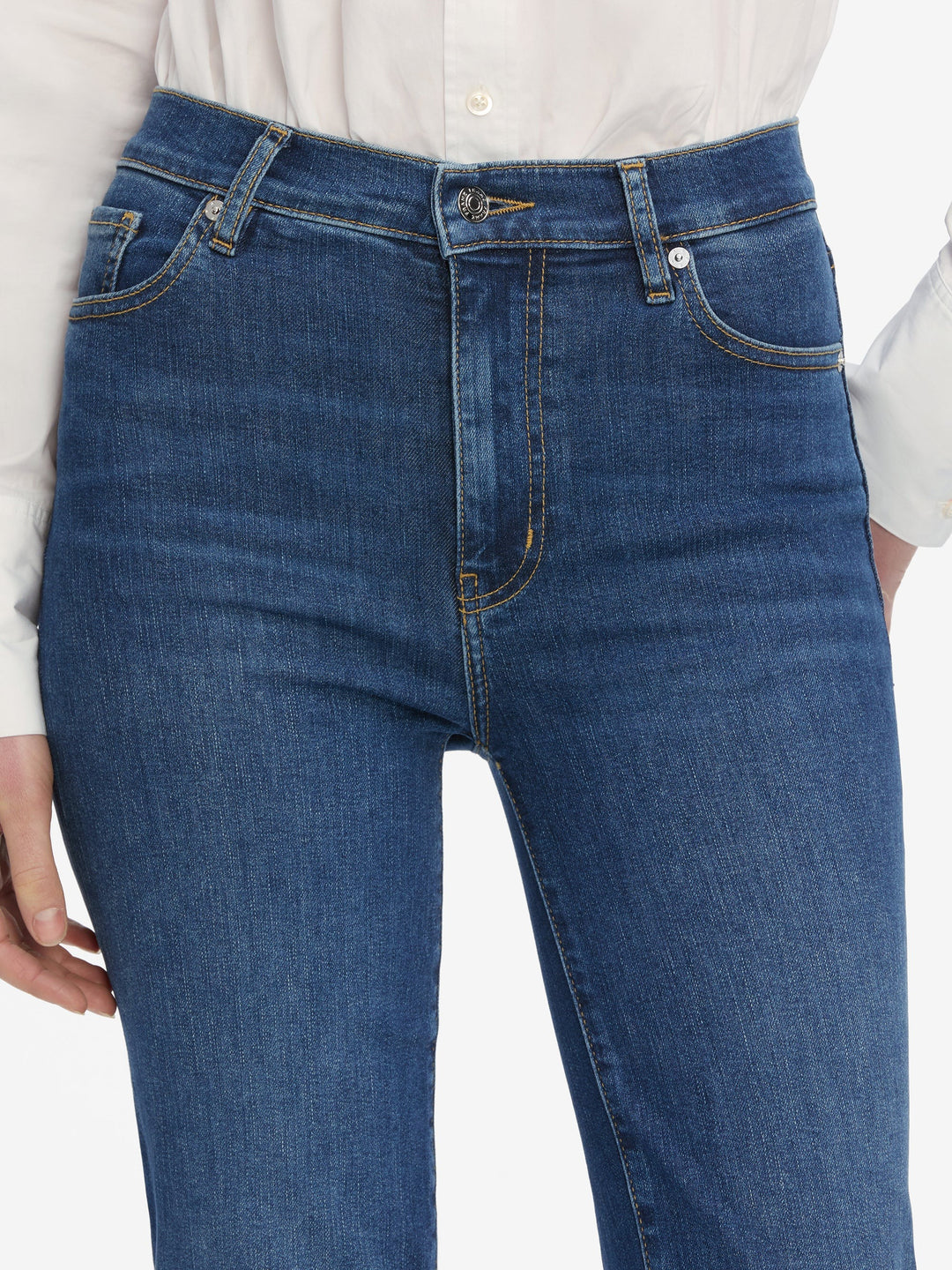 Frame - Le Sleek Straight in Femma