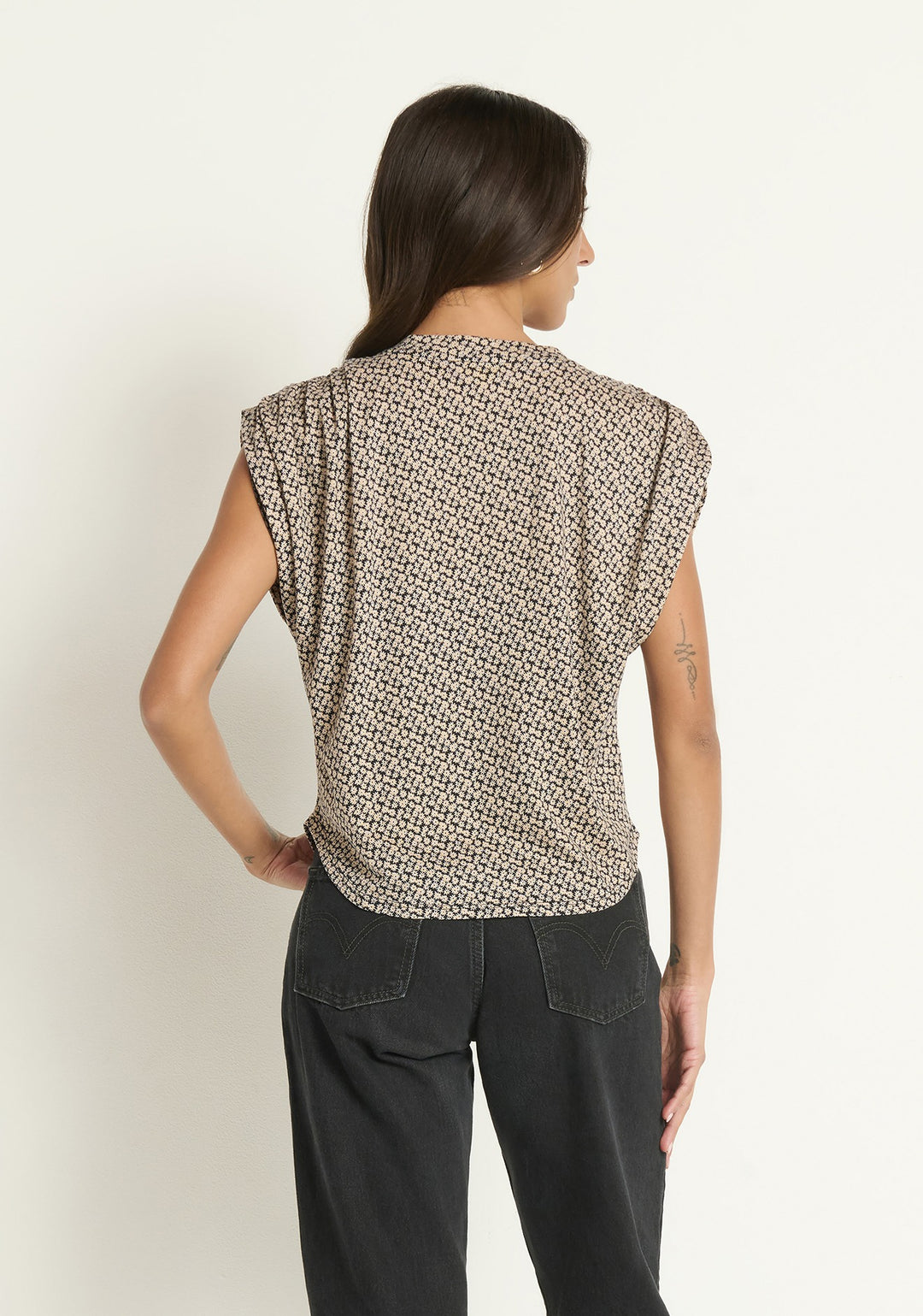 NATION LTD - Frankie Muscle Tee in Ditsy Floral Butterscotch