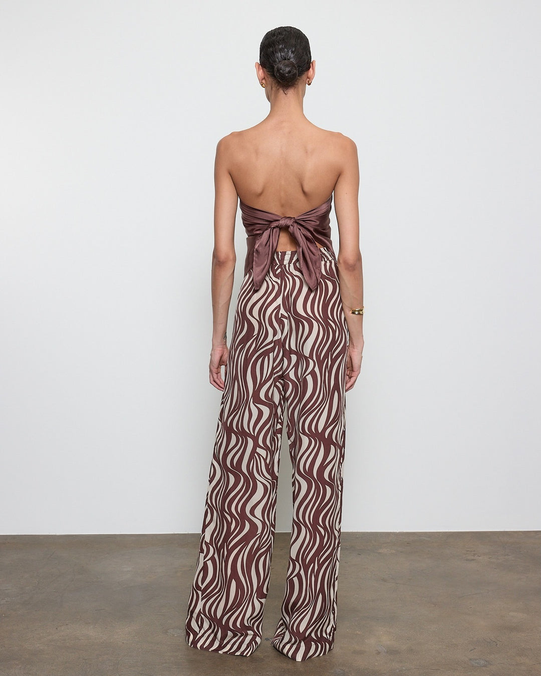 ENZA COSTA - Fluid Twill Scarf Top in Chocolate