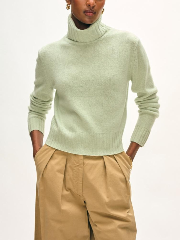 WHITE & WARREN - Featherweight Turtleneck in Mint Green