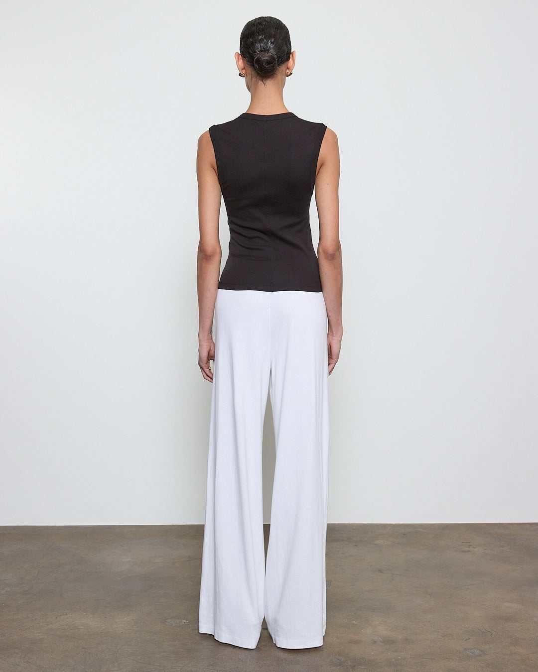 ENZA COSTA - Supima Cotton New Classic Sleeveless V in Black