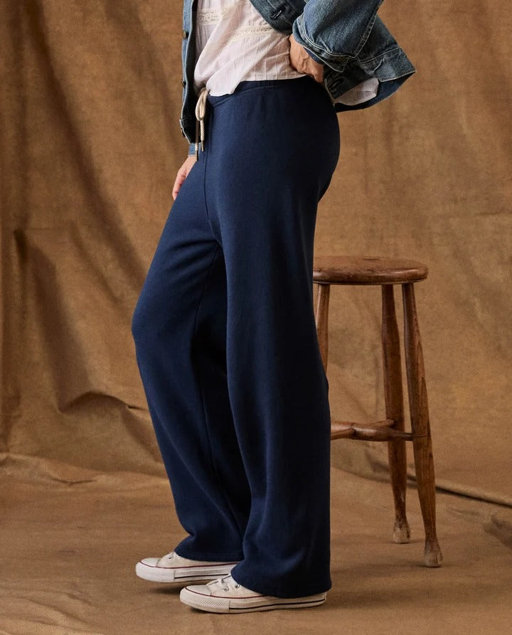THE GREAT - The Fleece Lap Sweatpant in True Navy Sweatpants