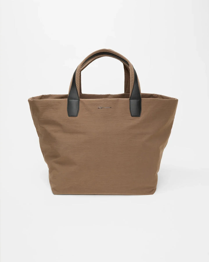 VEE COLLECTIVE - Essence Weekender in Mink Trench