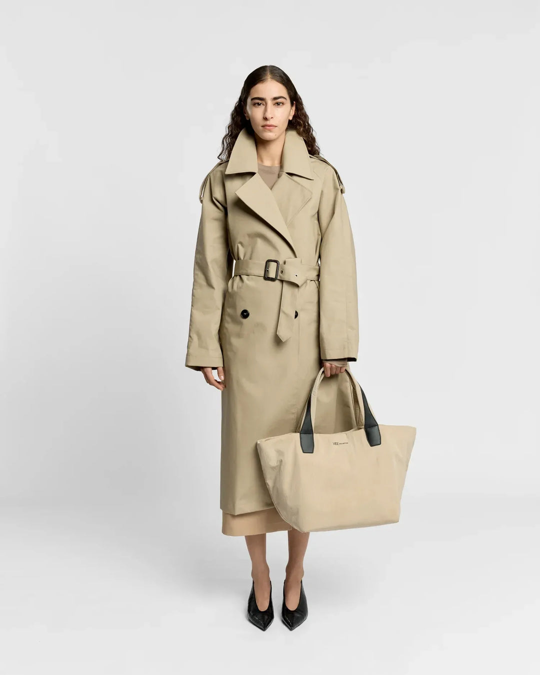 VEE COLLECTIVE - Essence Tote Medium in Beige Trench