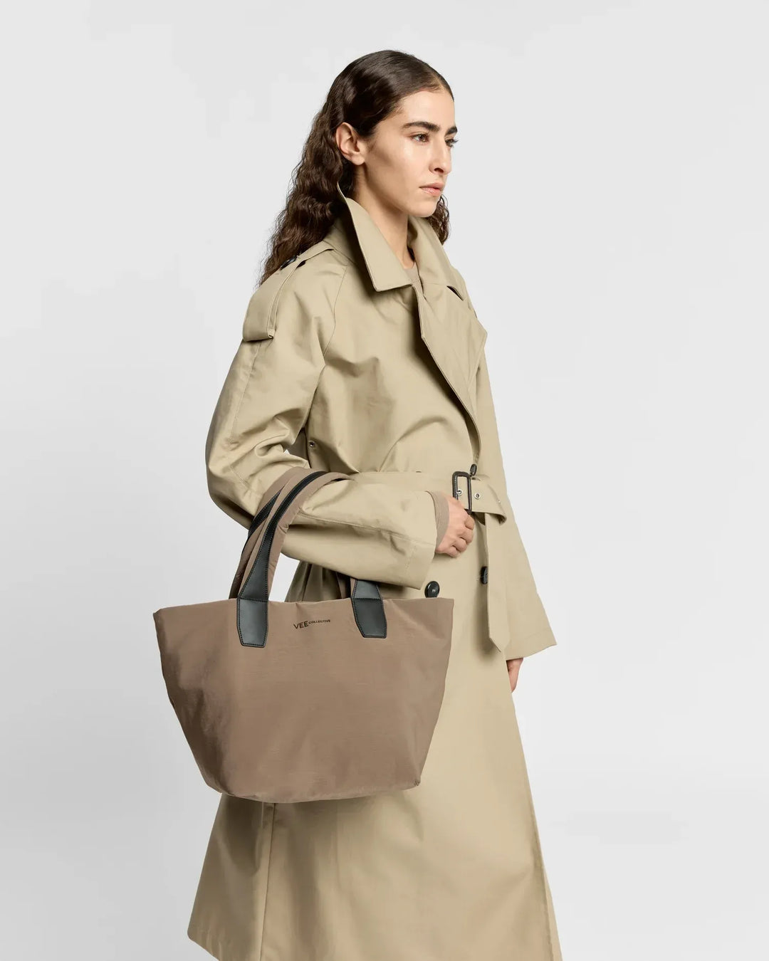 VEE COLLECTIVE - Essence Tote Small in Mink Trench