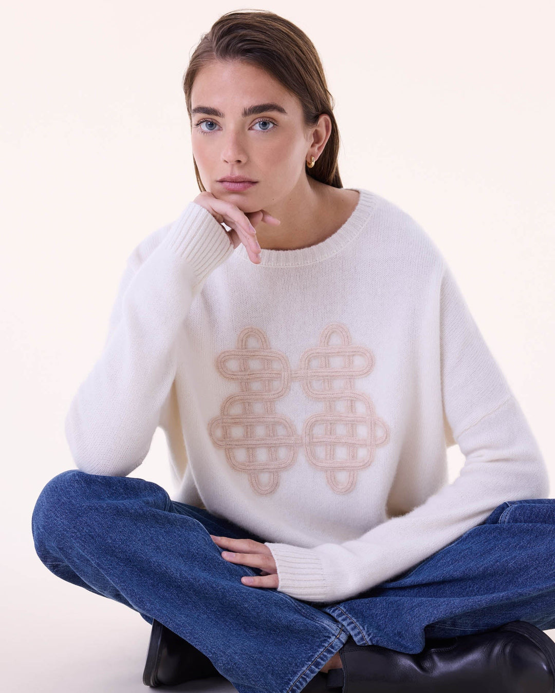 Kujten - Amelie Symbol Round Neck Cashmere Sweater in Organic Beige