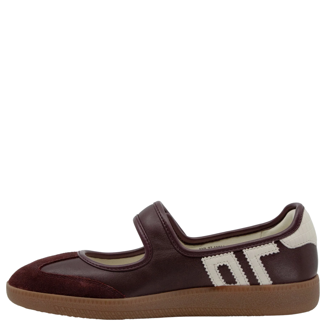 Back 70 - Aya Sneakerina in Wine Milk