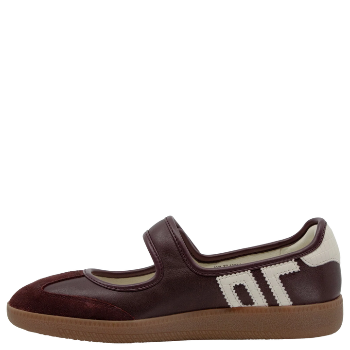 Back 70 - Aya Sneakerina in Wine Milk