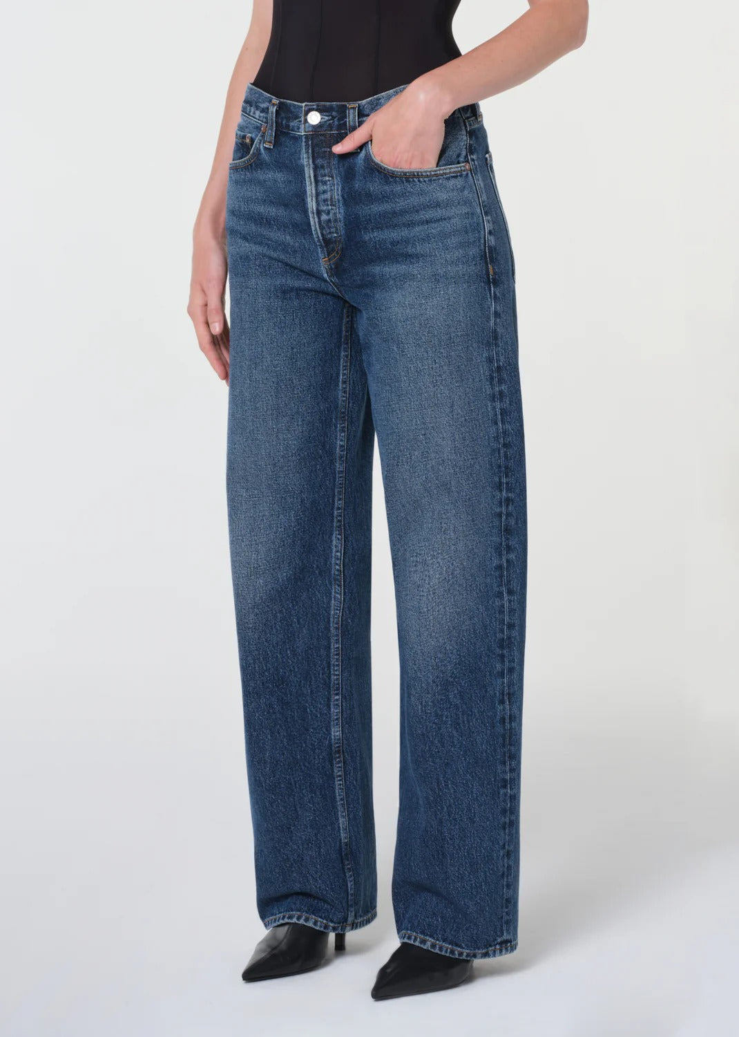 AGOLDE - Arc Jean 32 in Shortwave