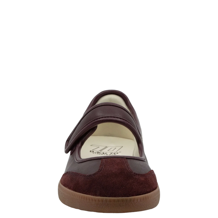 Back 70 - Aya Sneakerina in Wine Milk