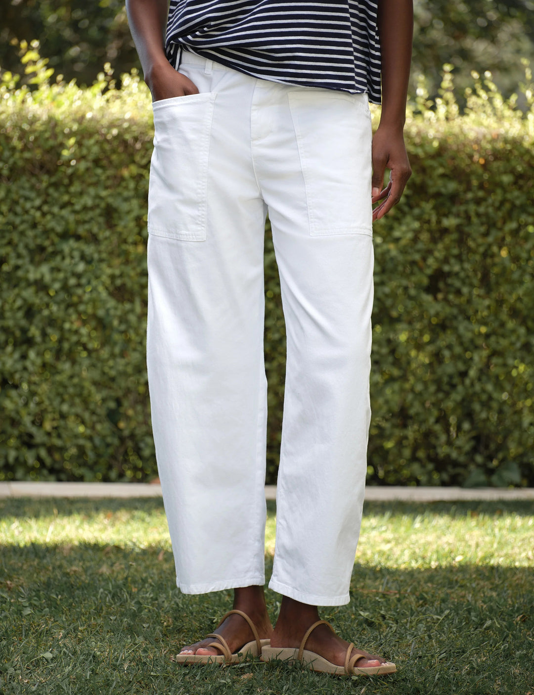 FRANK & EILEEN - Bray Everyday Barrel Pant in White