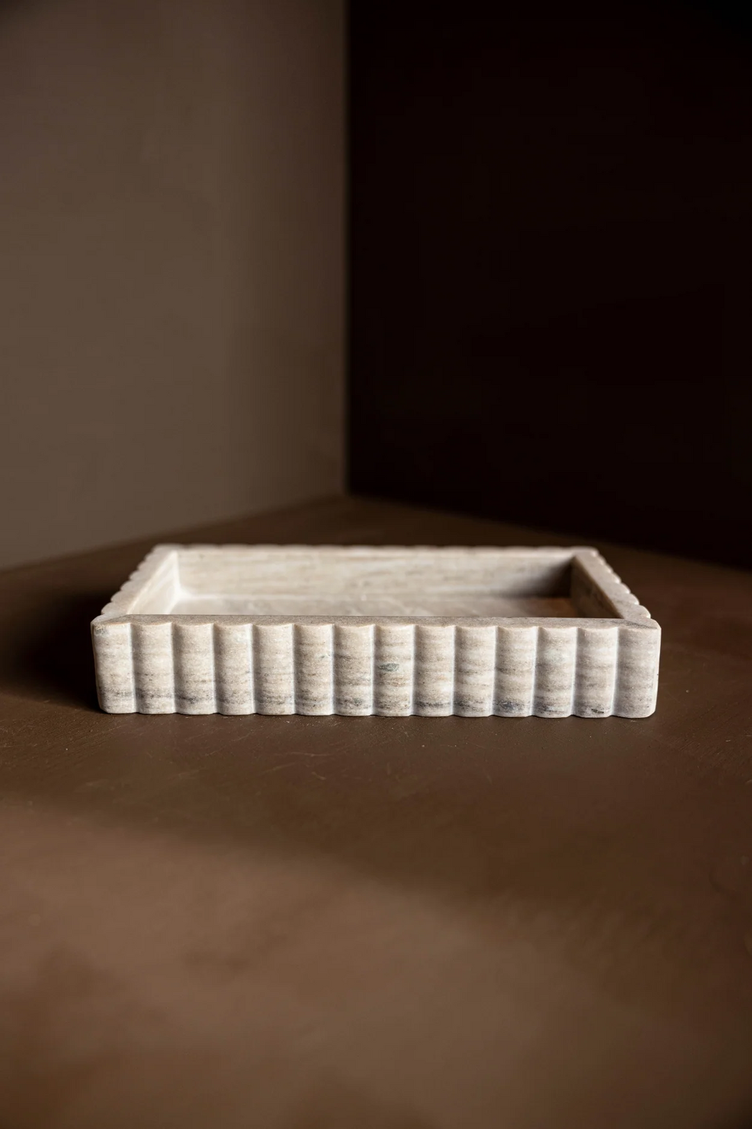 Blond Genius - Beige Fluted Marble Bridge Tray