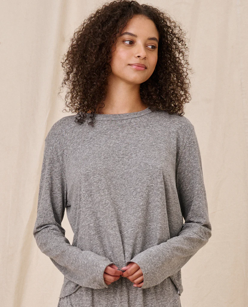 The Great - The Long Sleeve Crop Tee in Heather Grey