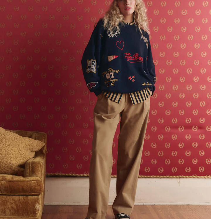 THE GREAT - The Embroidered Oversize Crew Pullover in Navy Sweaters