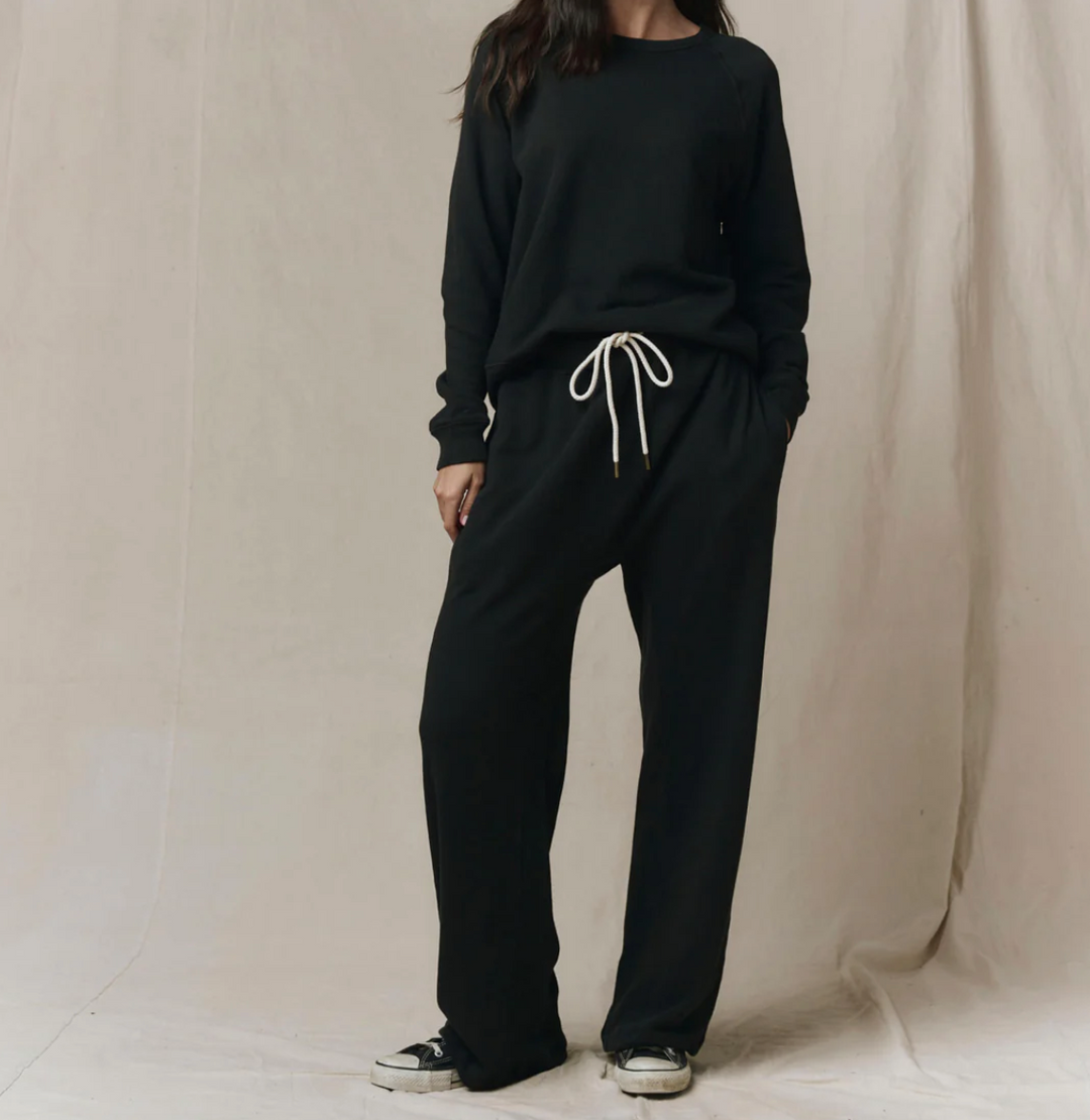 THE GREAT - The Horse Shoe Sweatpant in Almost Black Sweatpants