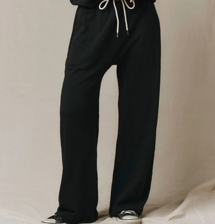 THE GREAT - The Horse Shoe Sweatpant in Almost Black Sweatpants