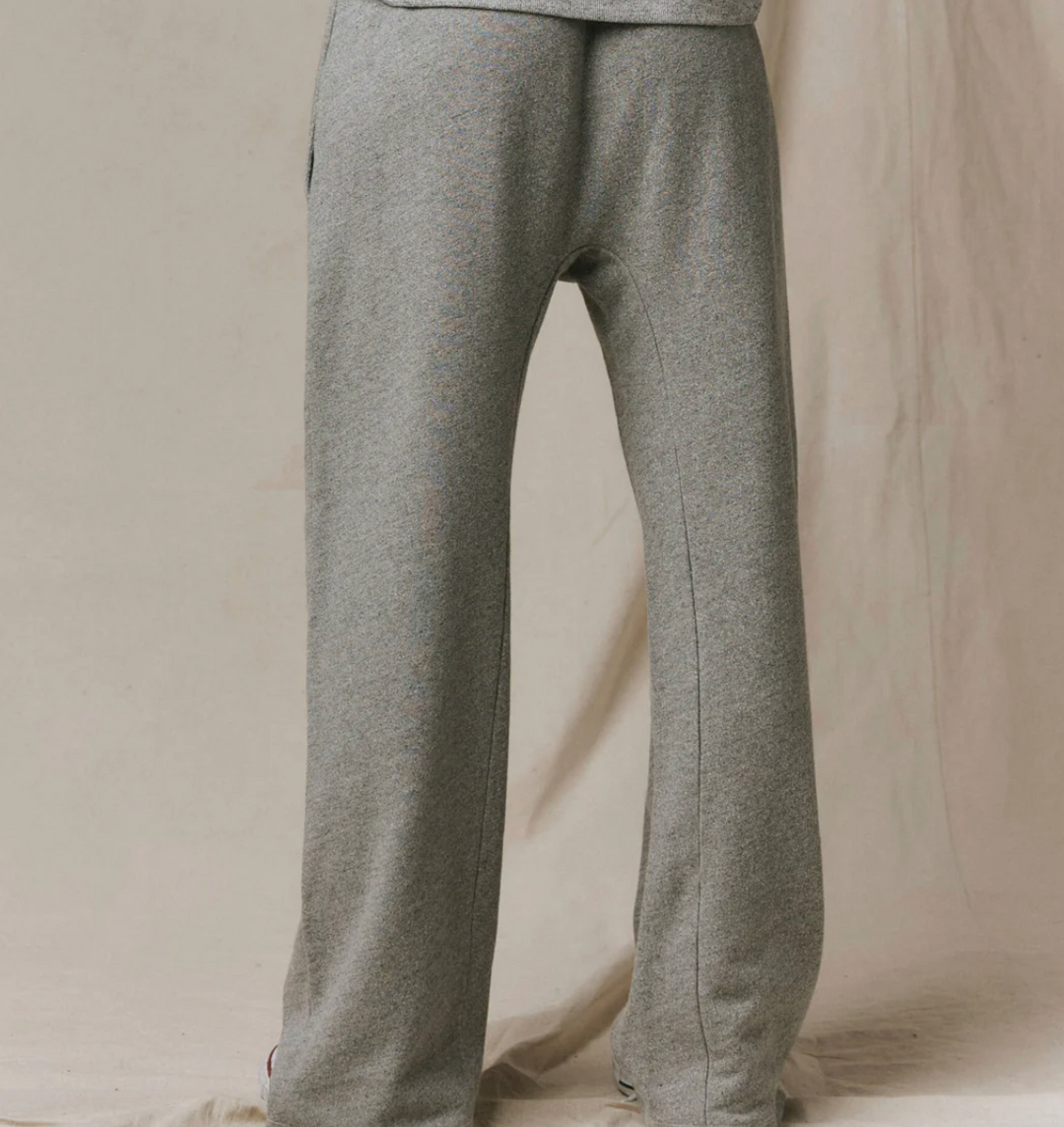 THE GREAT - The Horse Shoe Sweatpant in Varsity Grey Sweatpants