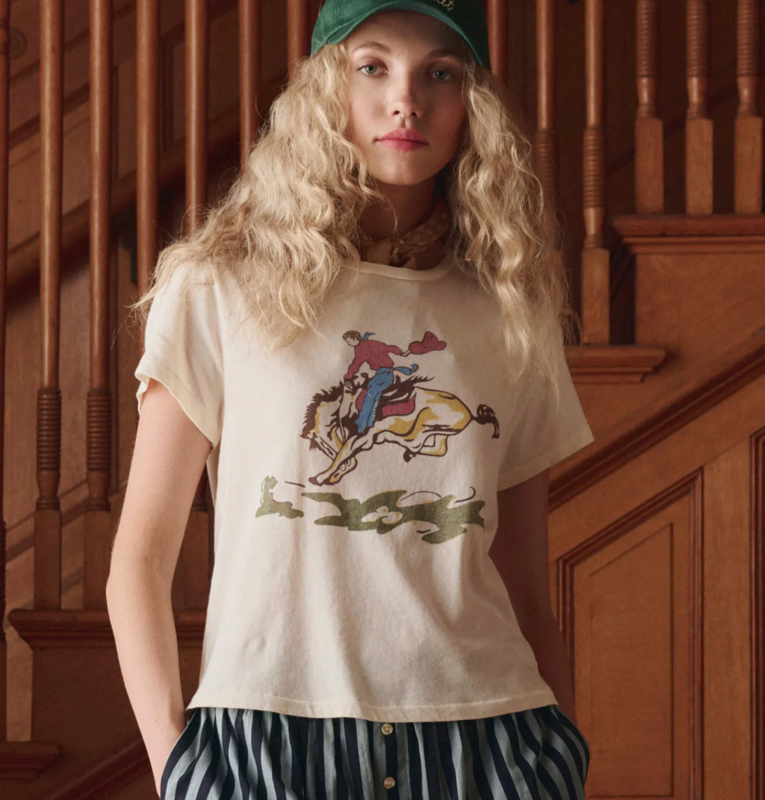 THE GREAT - The Little Tee with Rider Graphic in Washed White T-Shirts