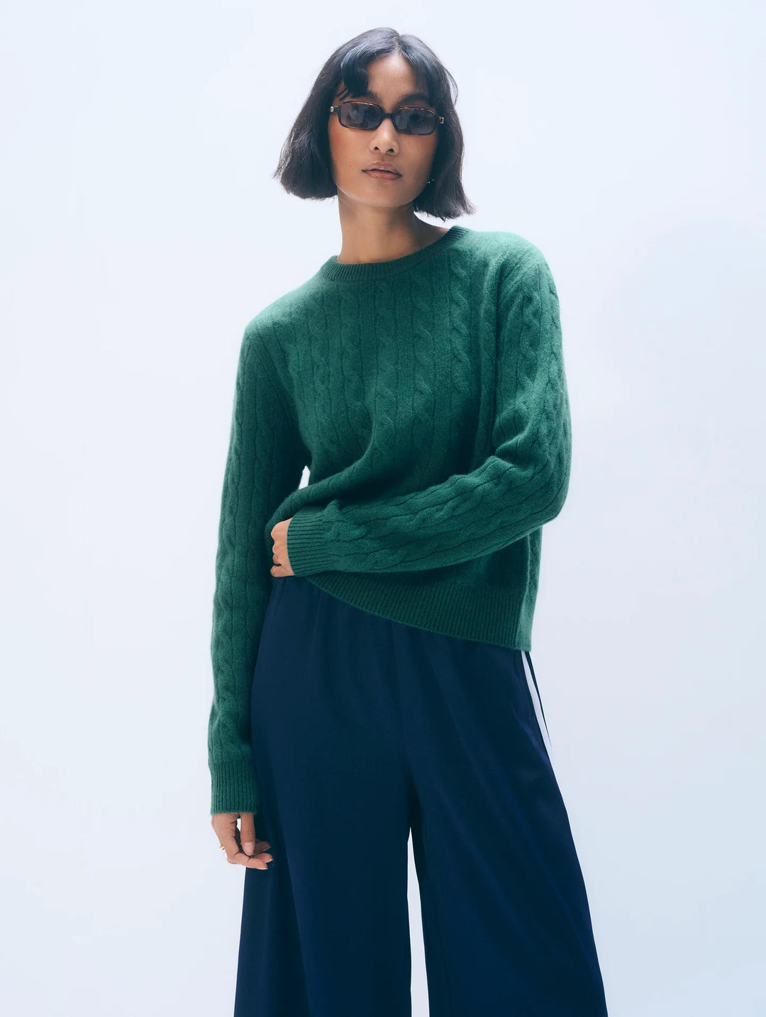 WHITE & WARREN - Cashmere Varsity Cable Crewneck in Ivy Green Sweaters