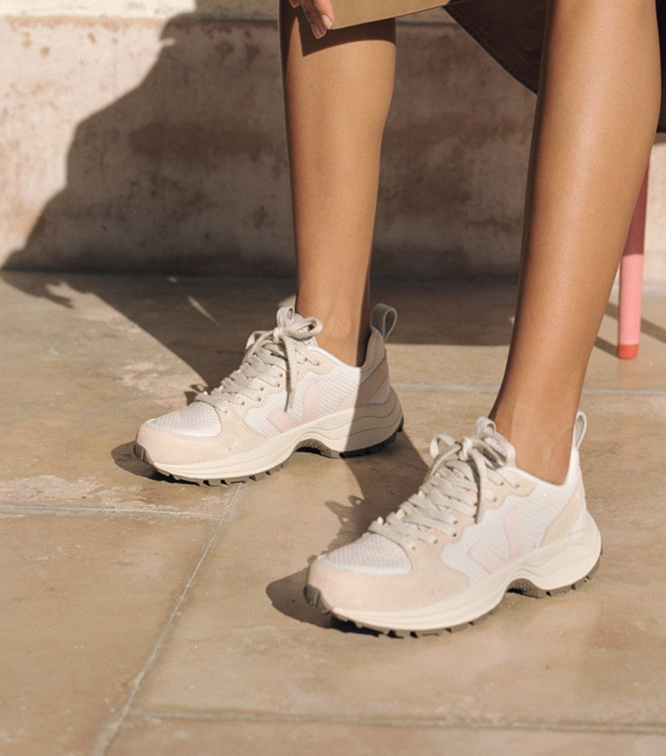 Veja Venturi Hexamesh Sneakers in Gravel Petale