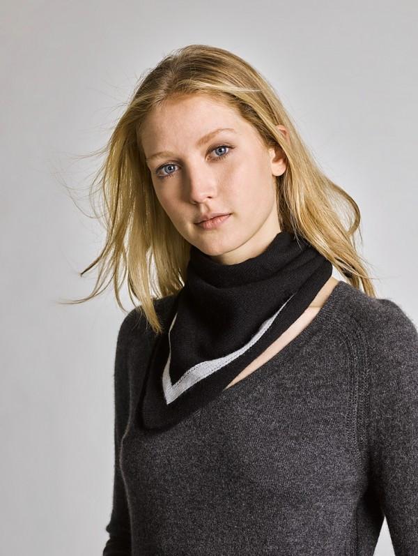 White + Warren - Tipped Neck Scarf  Blk/Wht