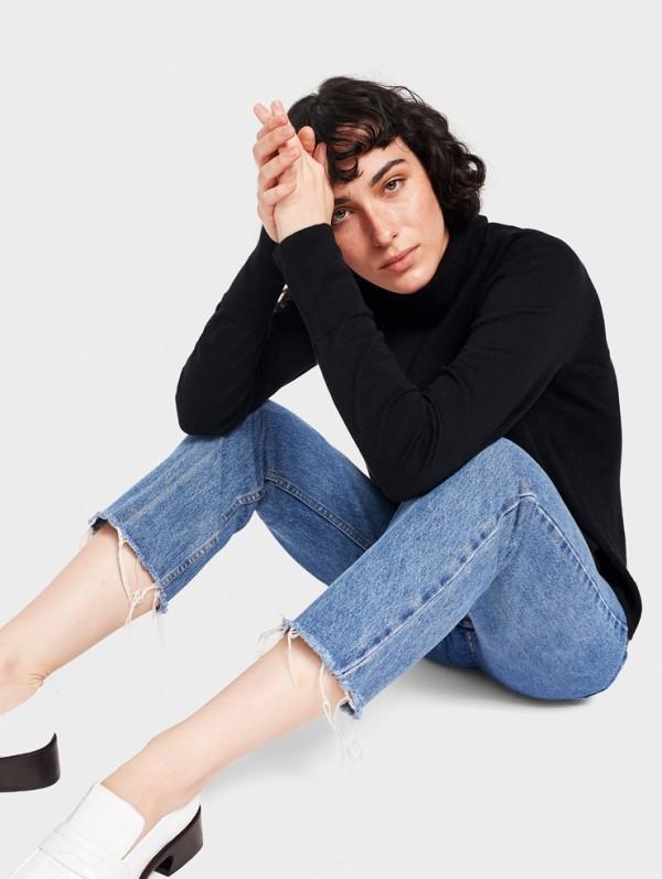 White + Warren - Raglan Standneck Black