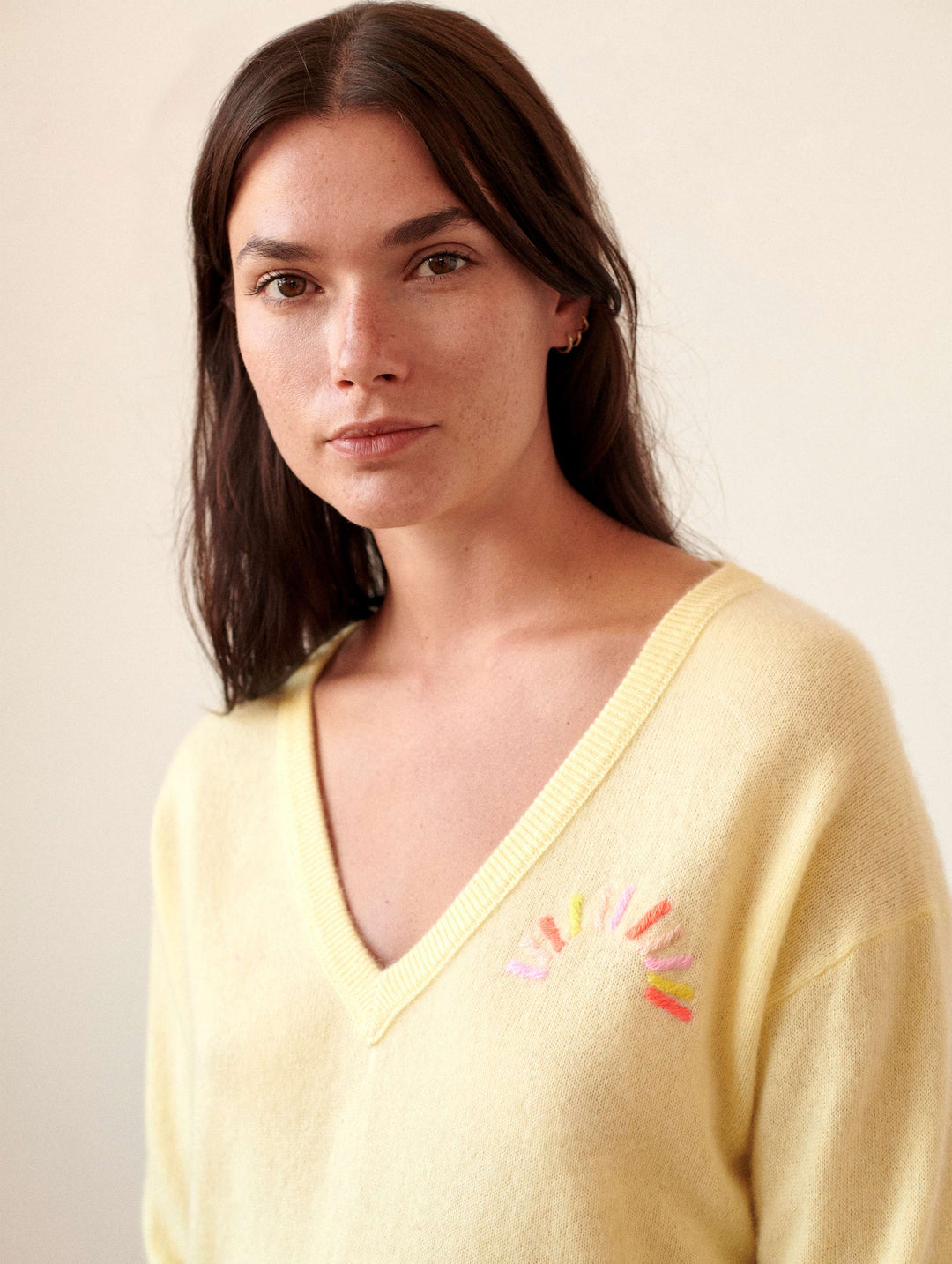 White + Warren - Cashmere Hand Embroidered Sunburst V-Neck Sweater in Sunshine