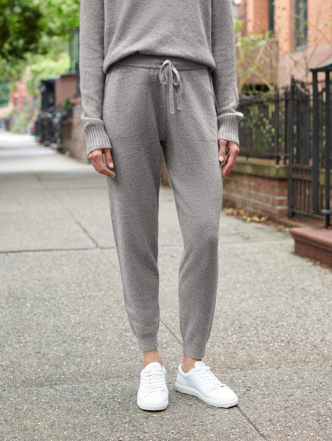 White + Warren - Cashmere Drawstring Jogger Pant in Grey Heather