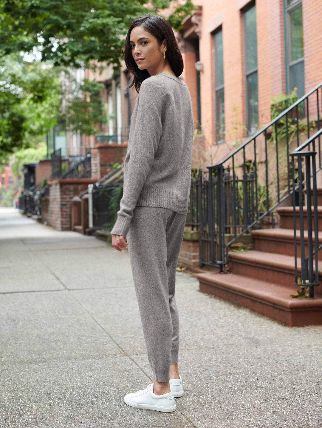 White + Warren - Cashmere Drawstring Jogger Pant in Grey Heather