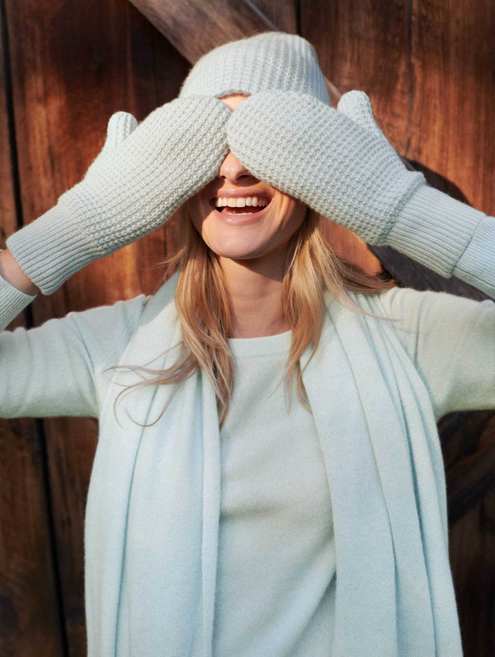 White + Warren - Cashmere Thermal Mittens in Daylight Blue