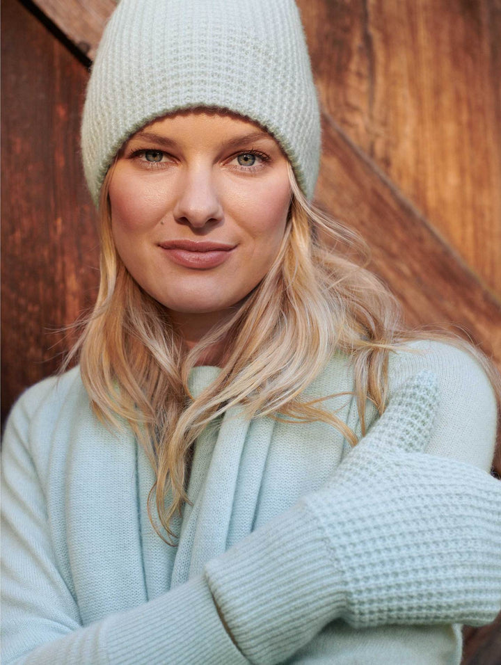 White + Warren - Cashmere Thermal Mittens in Daylight Blue