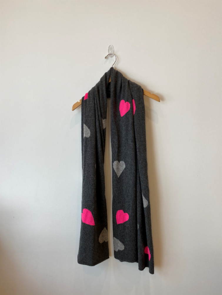 White + Warren - Cashmere Heart Intarsia Scarf in Charcoal Combo