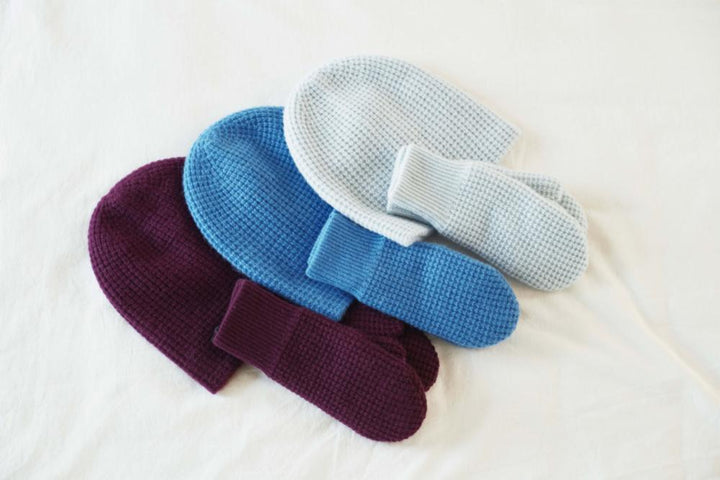 White + Warren - Cashmere Thermal Mittens in Celestial Blue