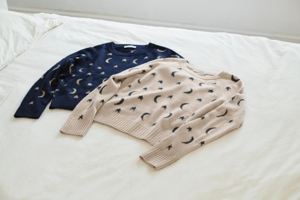 White + Warren - Cashmere New Moon Intarsia Sweatshirt in Deep Navy/Camel