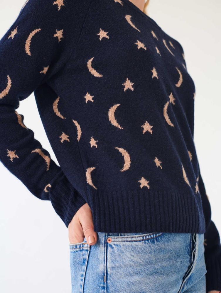 White + Warren - Cashmere New Moon Intarsia Sweatshirt in Deep Navy/Camel