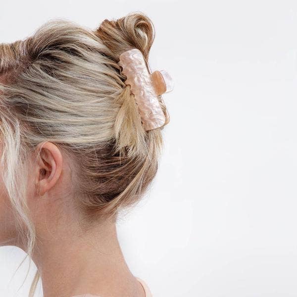 Kitsch - Eco-Friendly Marble Claw Clip in Blonde