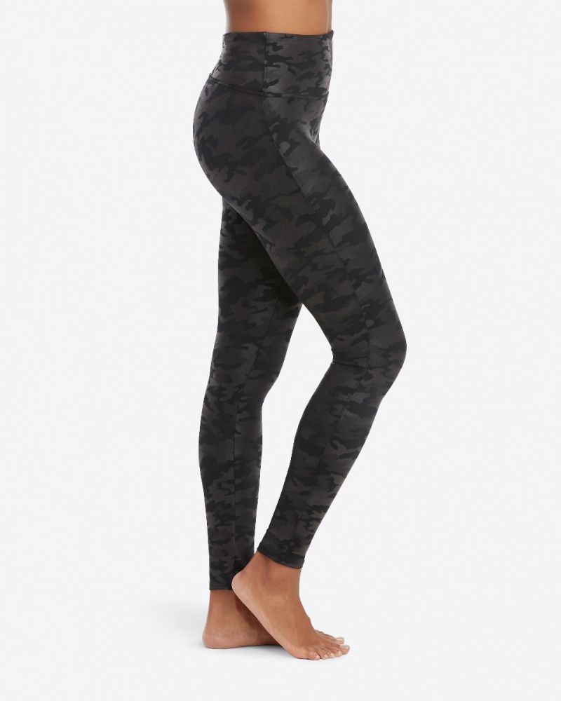 Spanx Faux Leather Camo Leggings in Matte Black Camo – Blond Genius