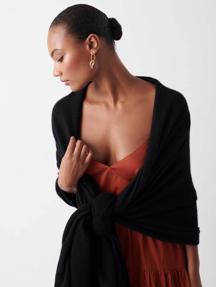 White + Warren - Cashmere Travel Wrap in Black