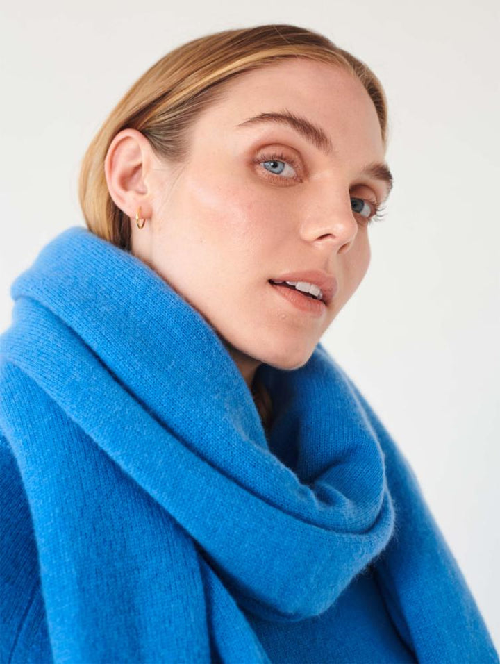 White + Warren - Cashmere Travel Wrap in Celestial Blue