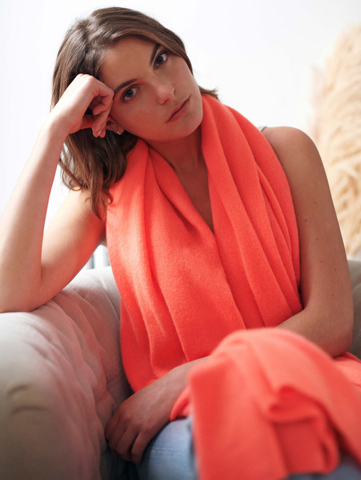 White + Warren - Cashmere Travel Wrap in Horizon